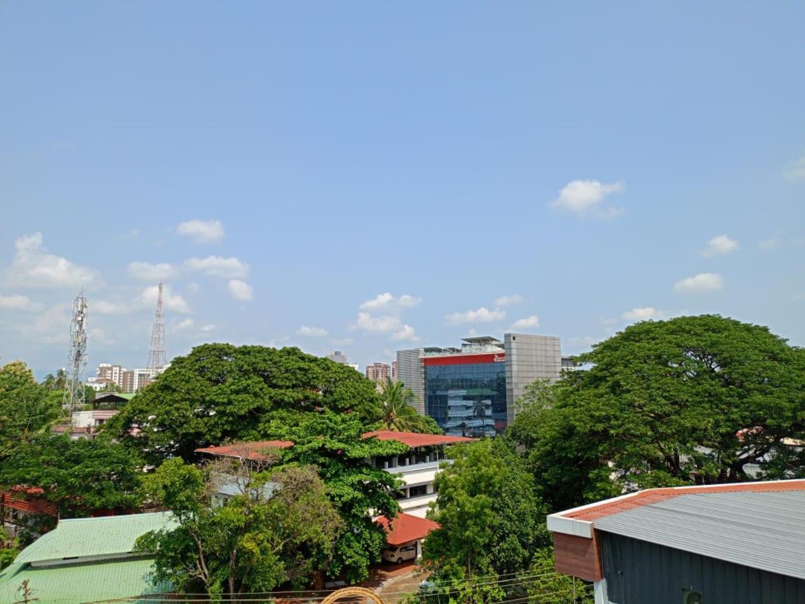 Alite Enclaves Fully Furnished Apartments Thrissur Екстериор снимка
