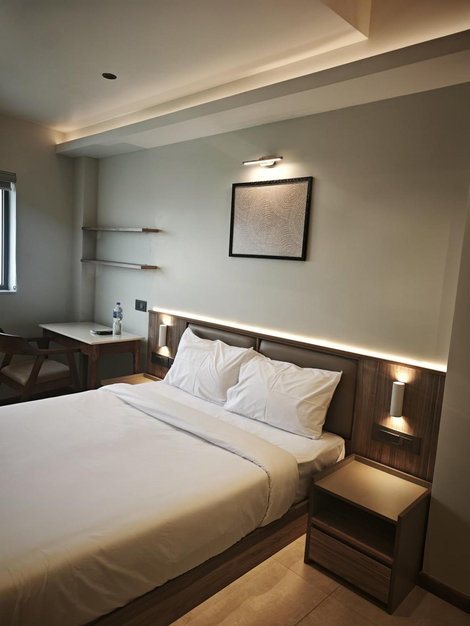 Alite Enclaves Fully Furnished Apartments Thrissur Екстериор снимка
